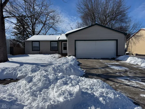 $219,900 | 916 Waring Drive East, Indianapolis, IN 46229