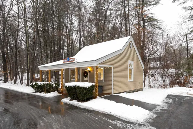 $399,000 | 232 Winding Pond Road, Londonderry, NH 03053