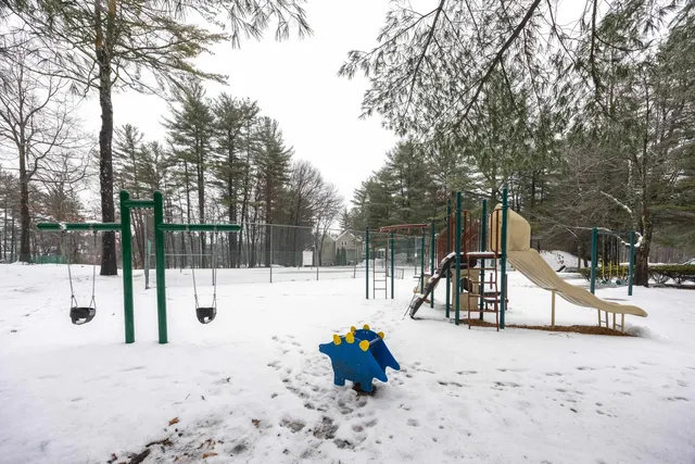 $399,000 | 232 Winding Pond Road, Londonderry, NH 03053