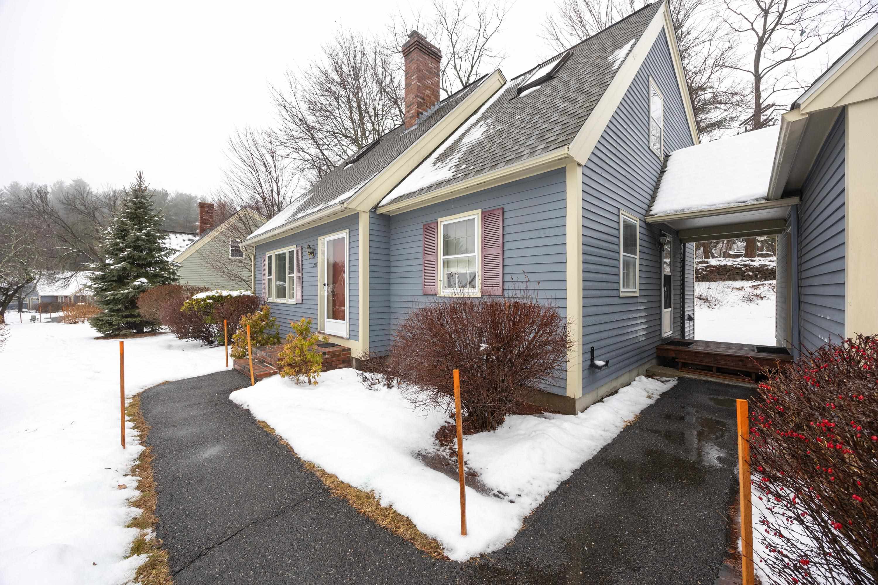 232 Winding Pond Road Londonderry, NH 03053 - Photo 37 of 39