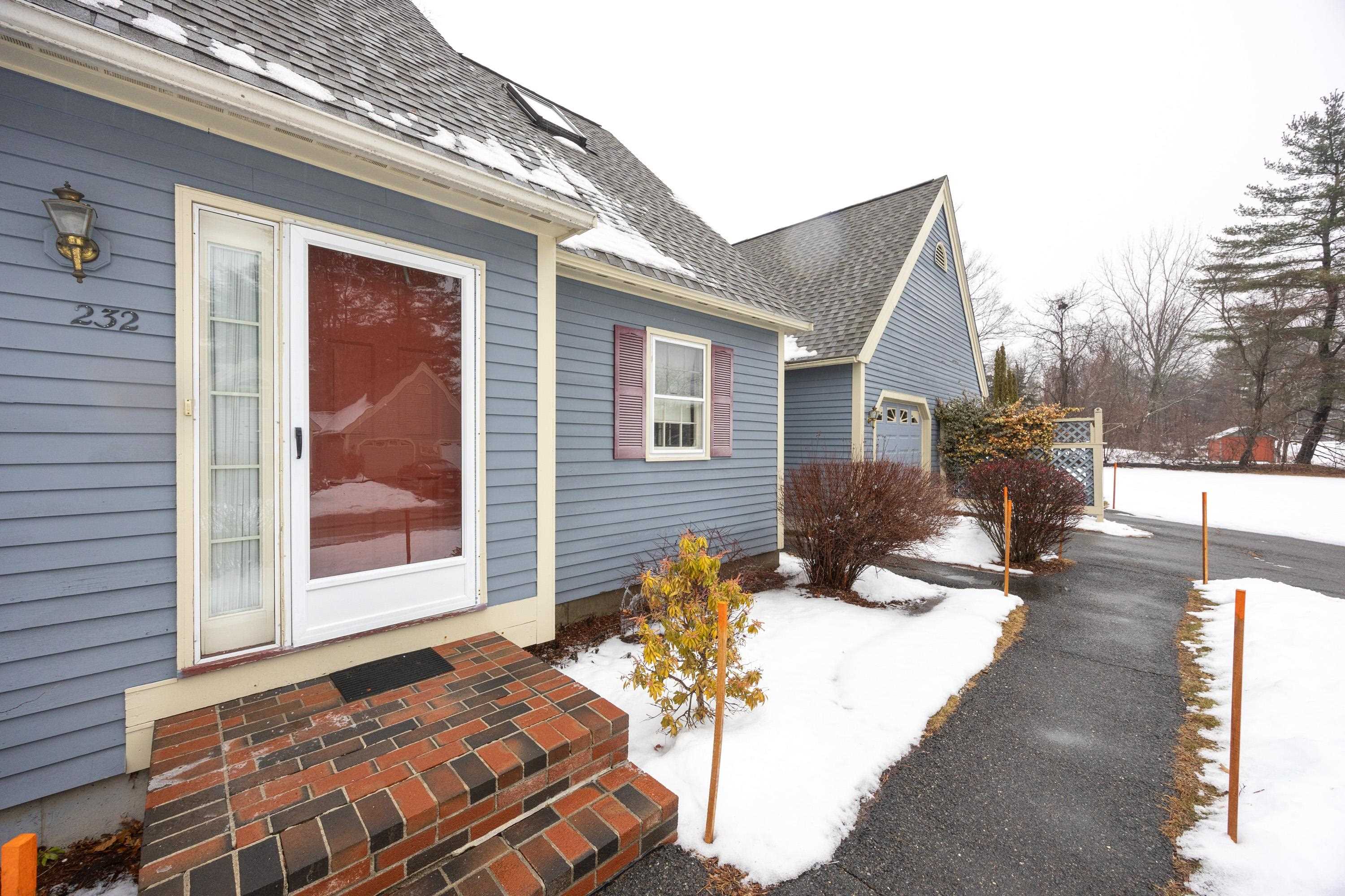 232 Winding Pond Road Londonderry, NH 03053 - Photo 4 of 39