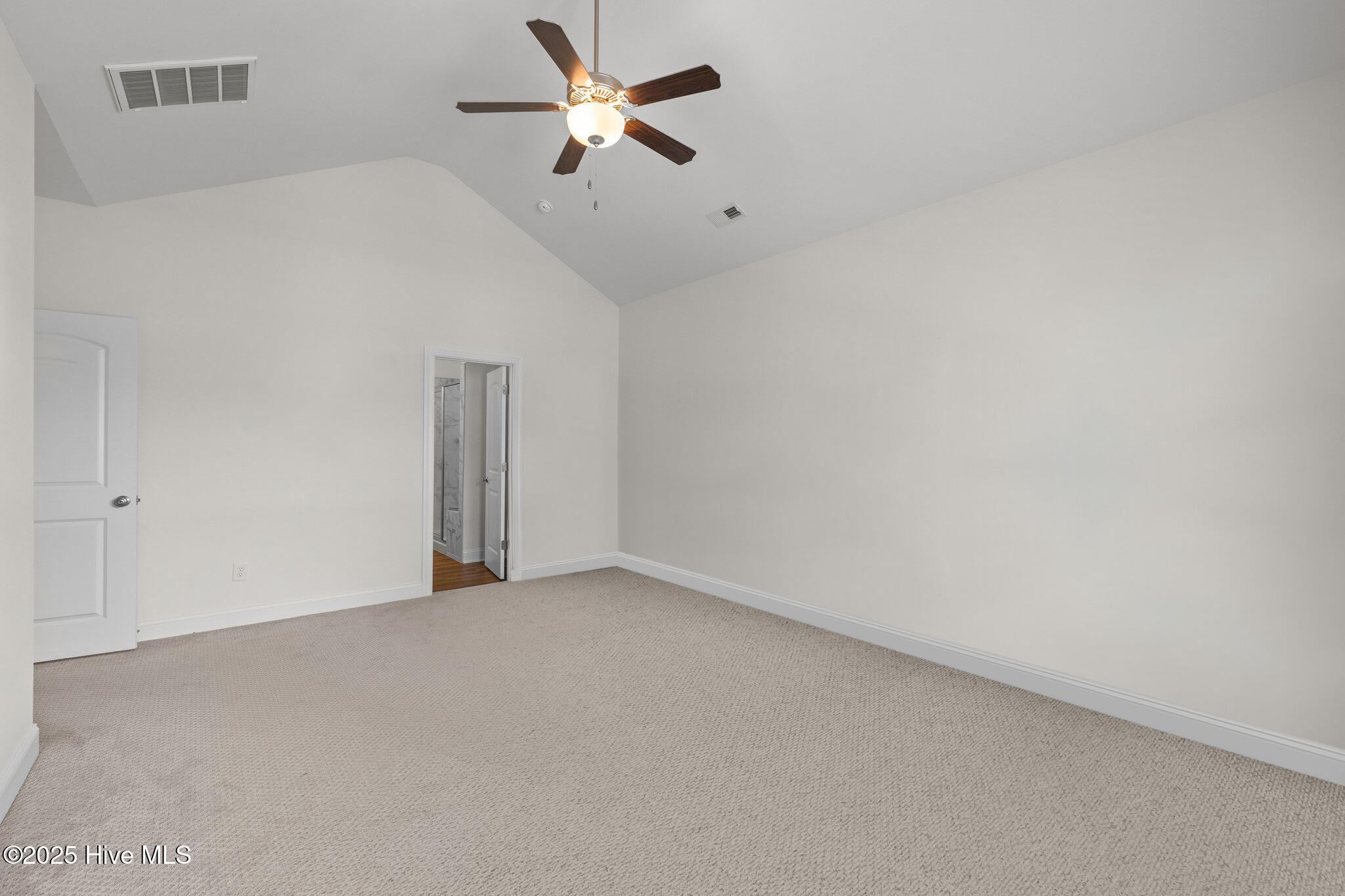 160 Freedom Park Road Beaufort, NC 28516 - Photo 11 of 29 Primary Bedroom