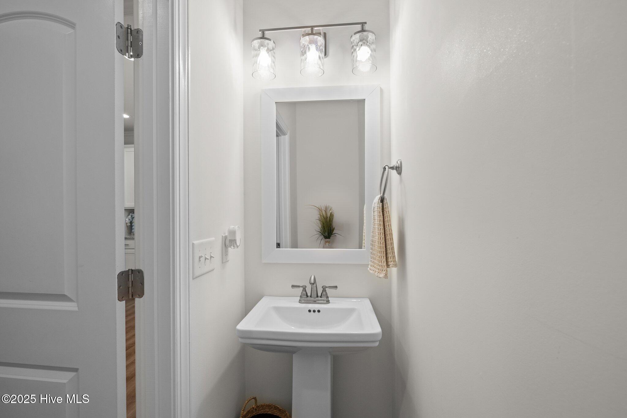 160 Freedom Park Road Beaufort, NC 28516 - Photo 15 of 29 Half Bath