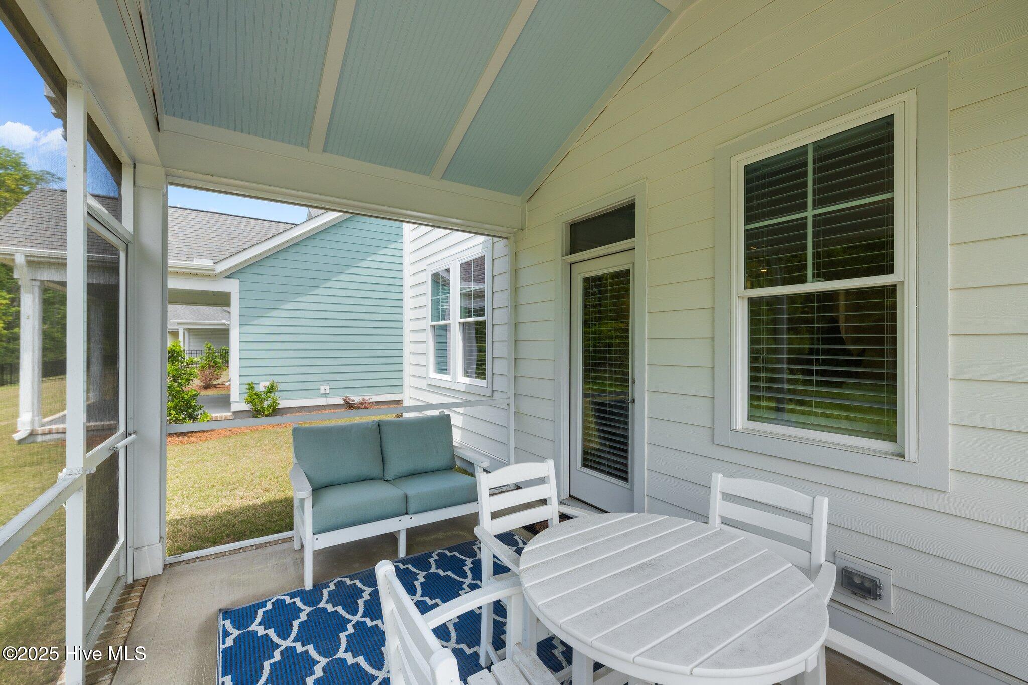 160 Freedom Park Road Beaufort, NC 28516 - Photo 5 of 29 Screened in Porch