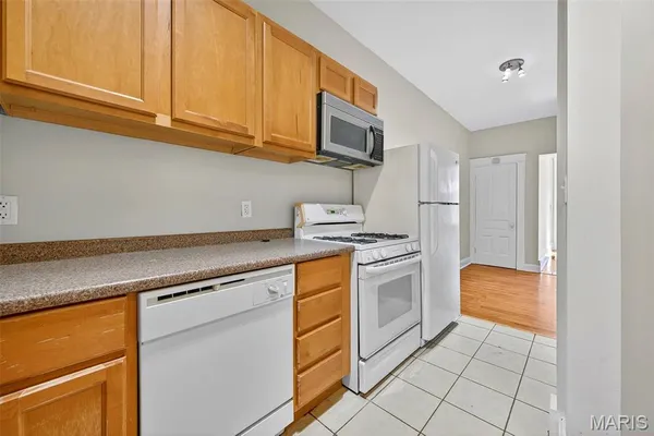 $430,000 | 3537 Giles Avenue, Unit 3537, St. Louis, MO 63116
