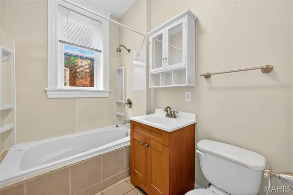 $430,000 | 3537 Giles Avenue, Unit 3537, St. Louis, MO 63116