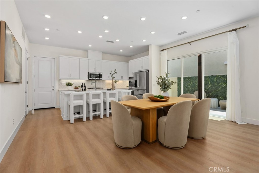 121 Bosal Irvine, CA 92618 - Photo 8 of 40