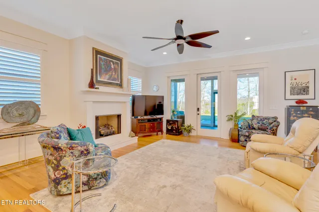 $969,900 | 1801 River Breeze Drive, Soddy Daisy, TN 37379