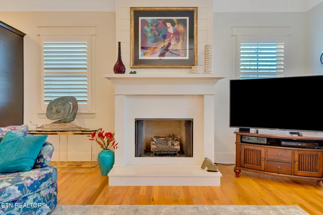 $969,900 | 1801 River Breeze Drive, Soddy Daisy, TN 37379