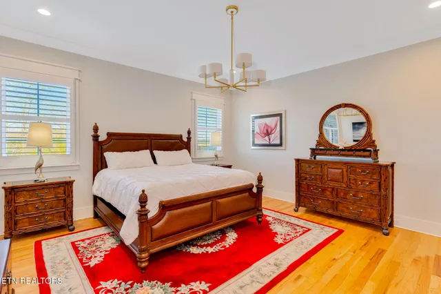 $969,900 | 1801 River Breeze Drive, Soddy Daisy, TN 37379