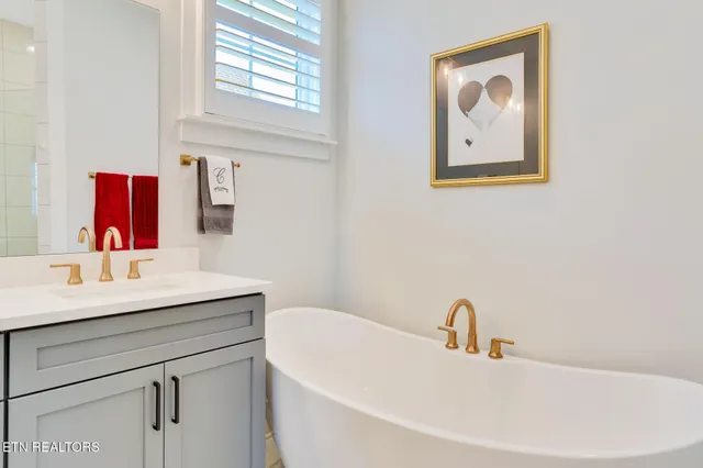 $969,900 | 1801 River Breeze Drive, Soddy Daisy, TN 37379