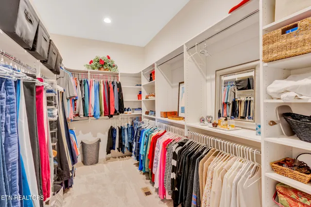 $969,900 | 1801 River Breeze Drive, Soddy Daisy, TN 37379