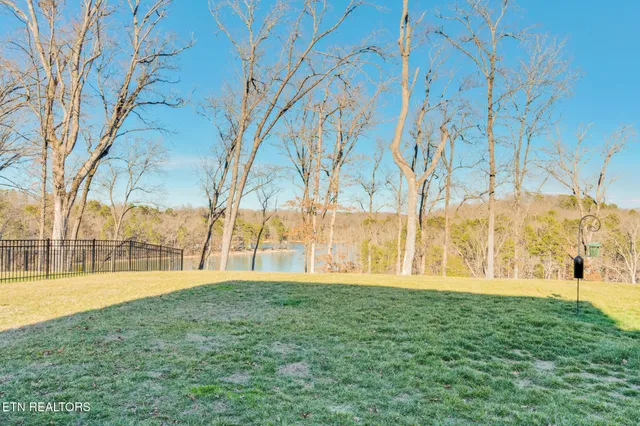 $969,900 | 1801 River Breeze Drive, Soddy Daisy, TN 37379