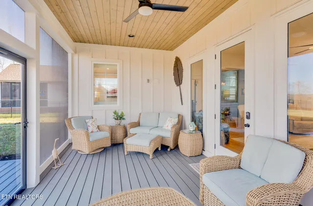 $969,900 | 1801 River Breeze Drive, Soddy Daisy, TN 37379