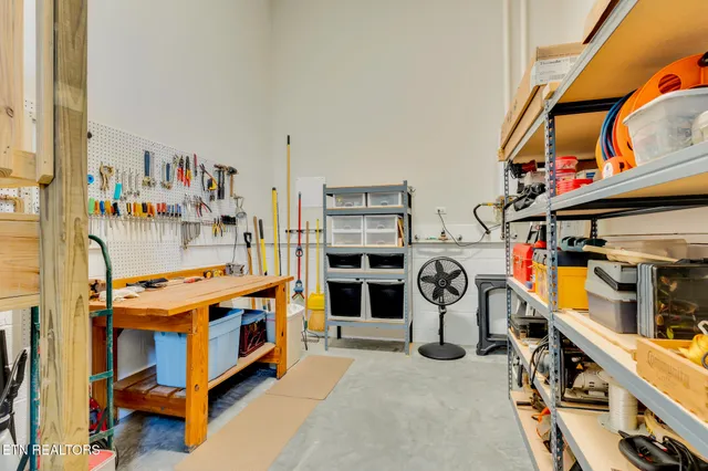 $969,900 | 1801 River Breeze Drive, Soddy Daisy, TN 37379