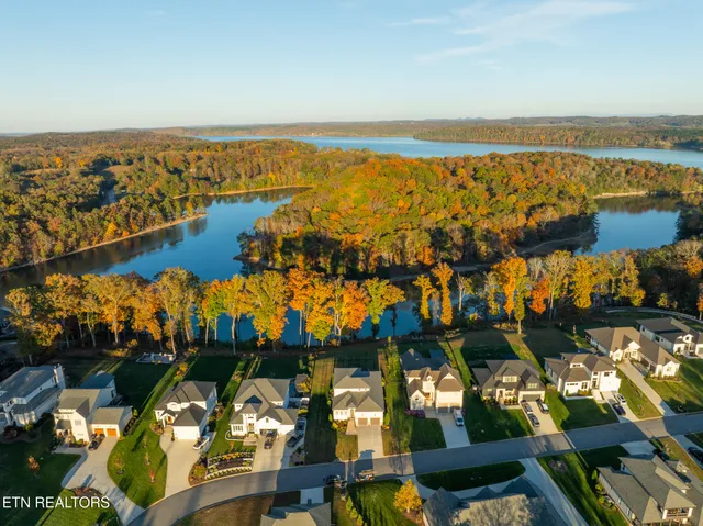 $969,900 | 1801 River Breeze Drive, Soddy Daisy, TN 37379