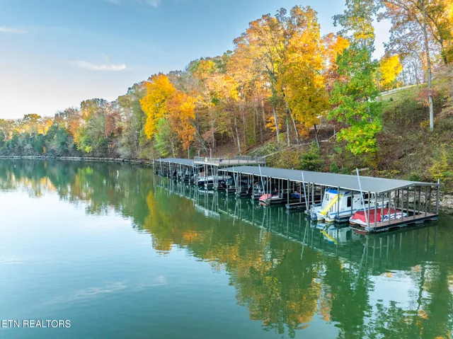 $969,900 | 1801 River Breeze Drive, Soddy Daisy, TN 37379