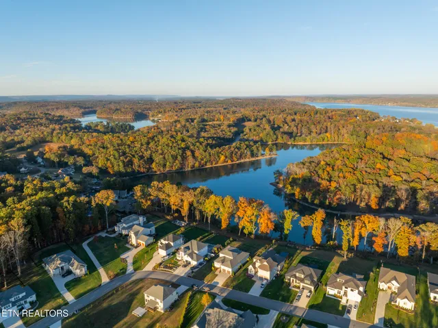 $969,900 | 1801 River Breeze Drive, Soddy Daisy, TN 37379