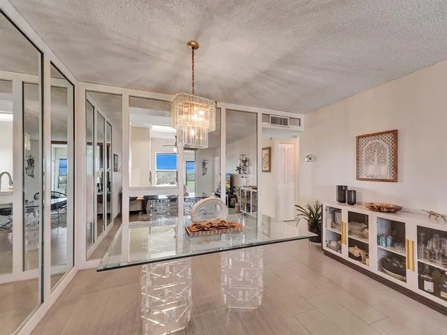 a very nice looking room with windows