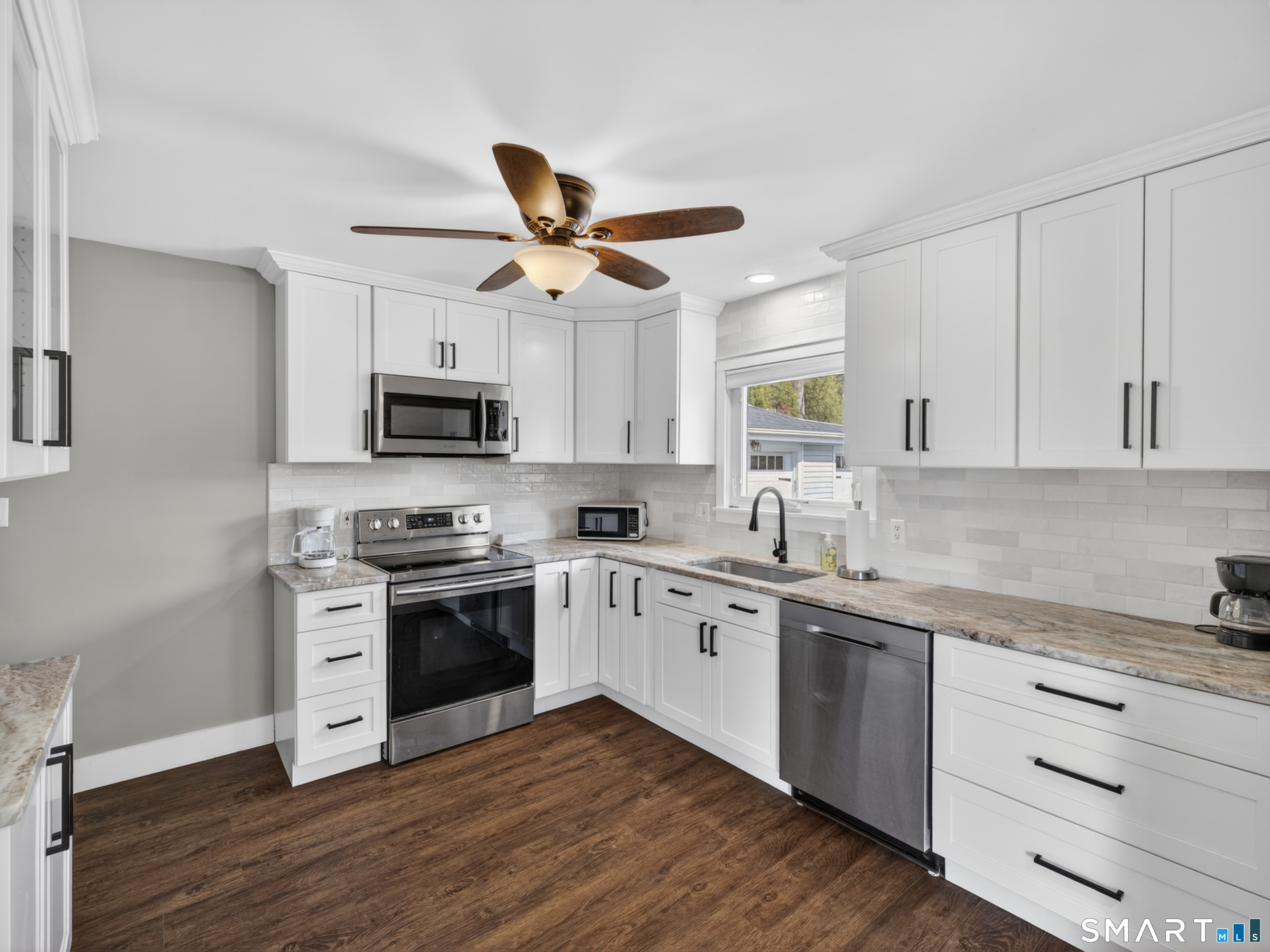5 Oak Road Waterford, CT 06385 - Photo 9 of 34