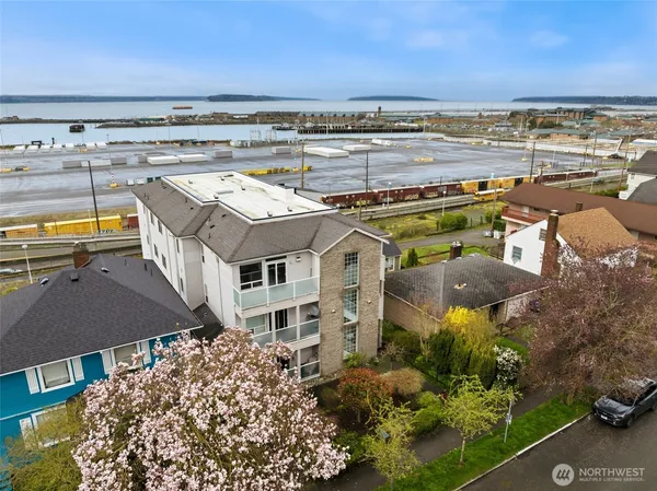 $380,000 | 2420 Grand Avenue, Unit 303, Everett, WA 98201
