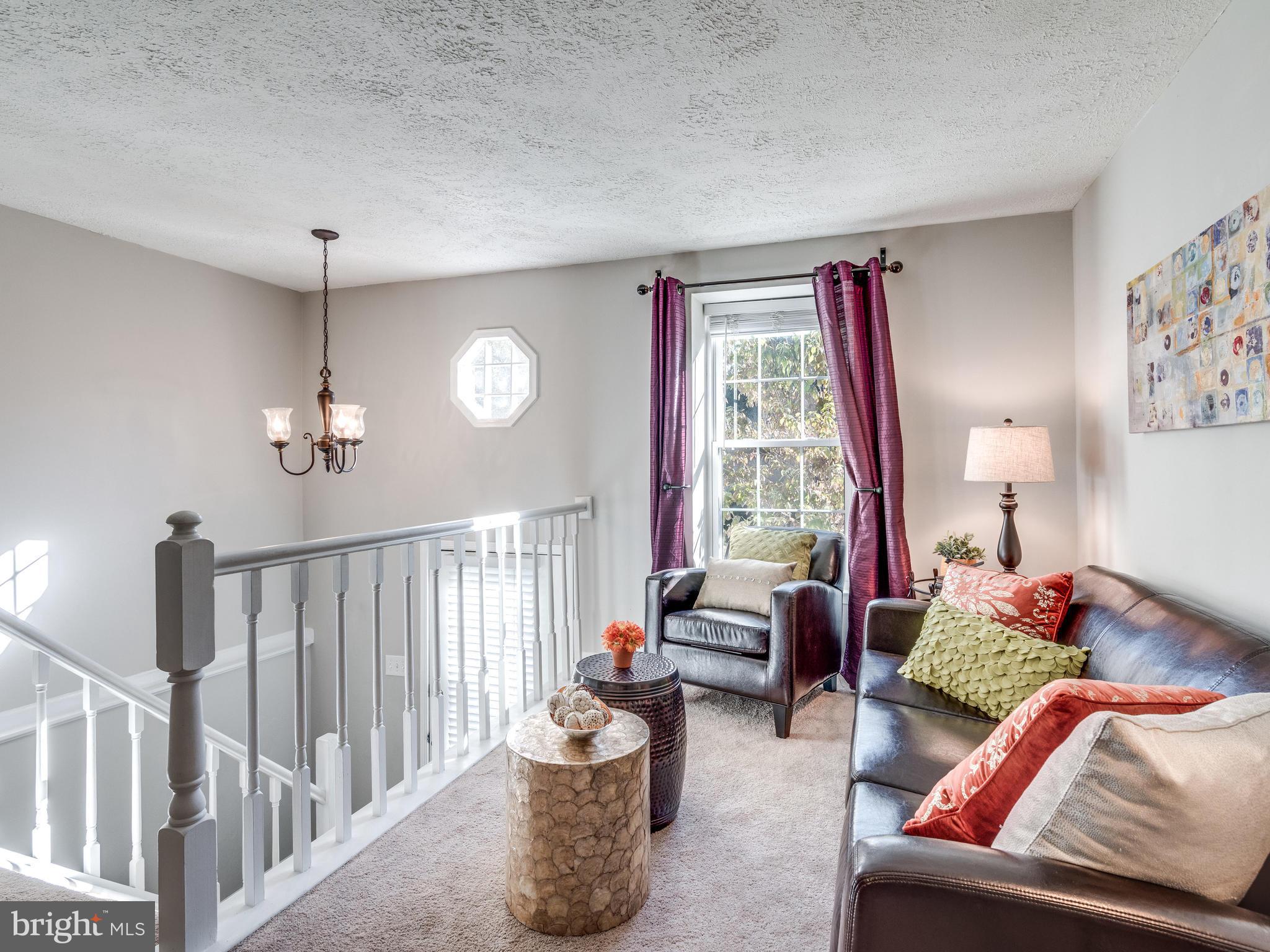 1954 Belmont Ridge Court Reston, VA 20191 - Photo 2 of 23 Living Room