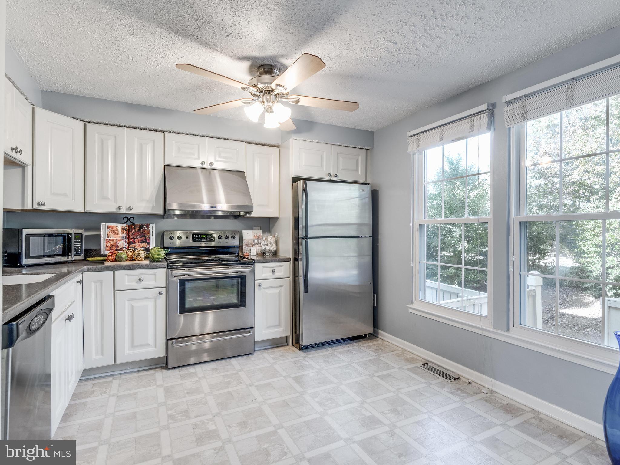 1954 Belmont Ridge Court Reston, VA 20191 - Photo 6 of 23 Kitchen