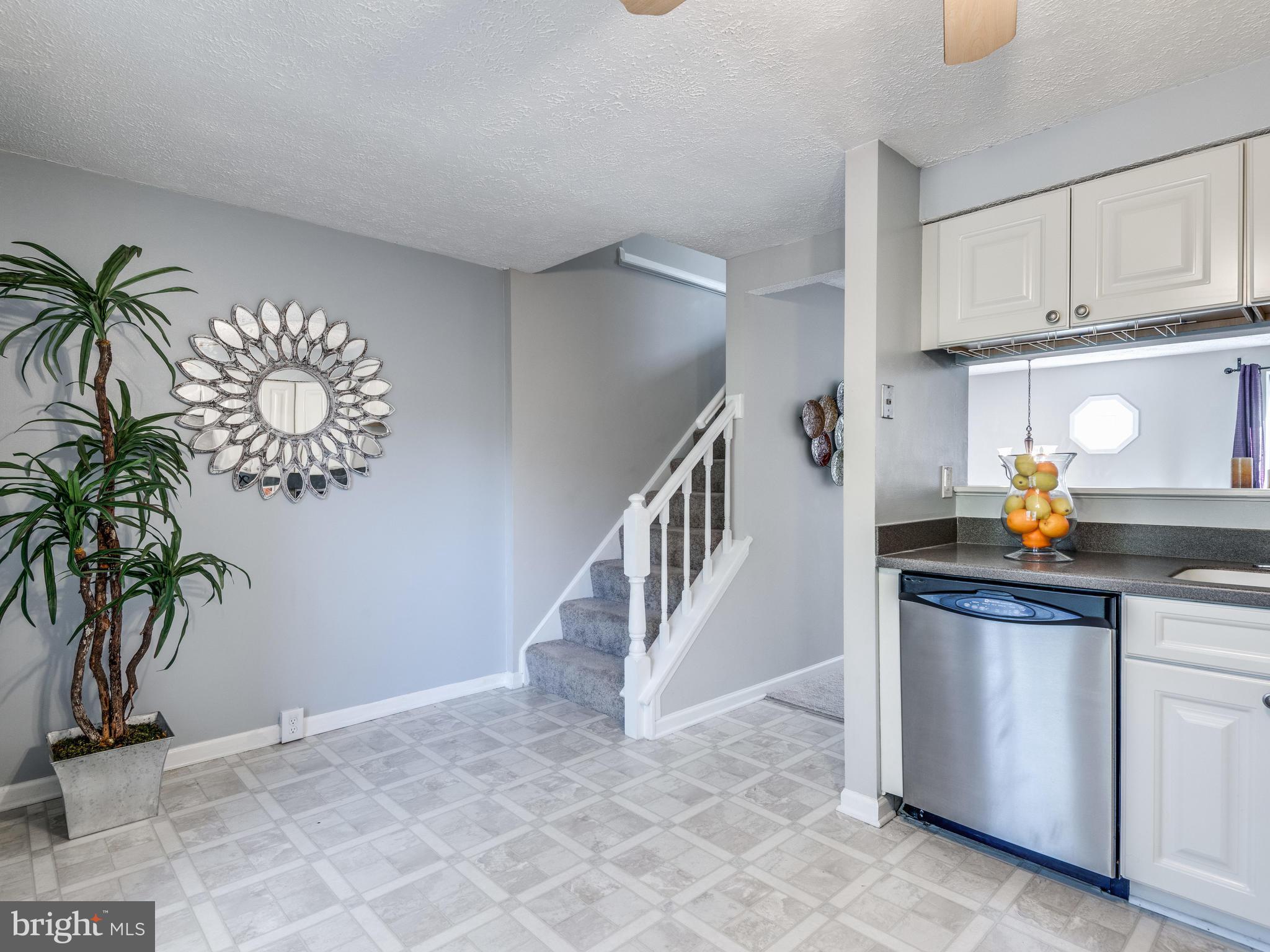 1954 Belmont Ridge Court Reston, VA 20191 - Photo 10 of 23 Kitchen