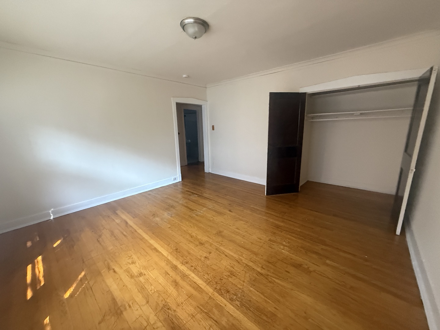 104 Lincoln Avenue, Unit 2E Riverside, IL 60546 - Photo 4 of 11 Gallery Image 4