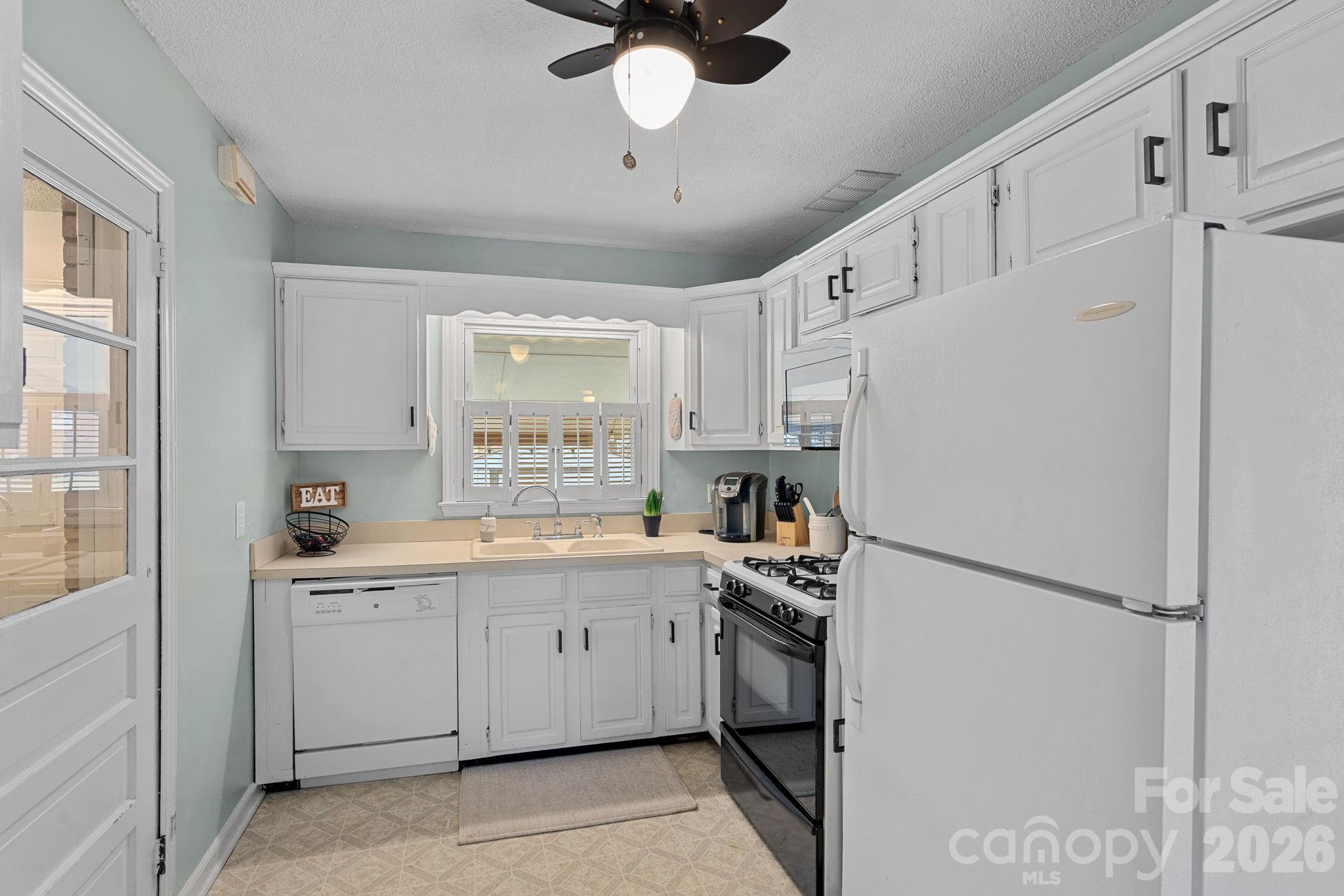 1301 Lane Road Mount Holly, NC 28120 - Photo 5 of 16