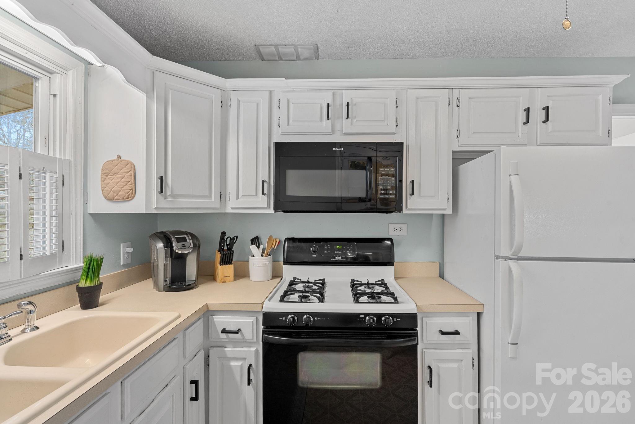 1301 Lane Road Mount Holly, NC 28120 - Photo 6 of 16