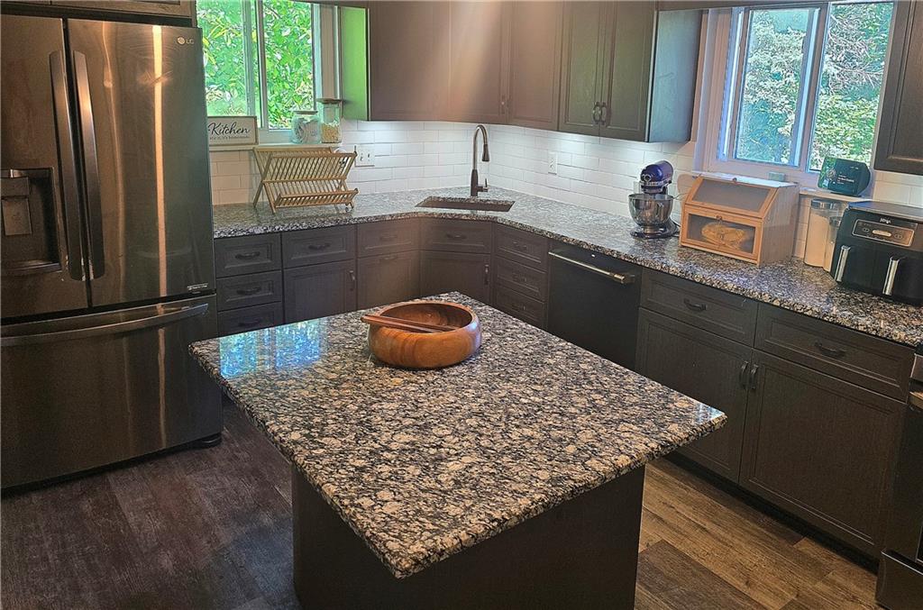 1767 Hassam Road Coraopolis, PA 15108 - Photo 11 of 23
