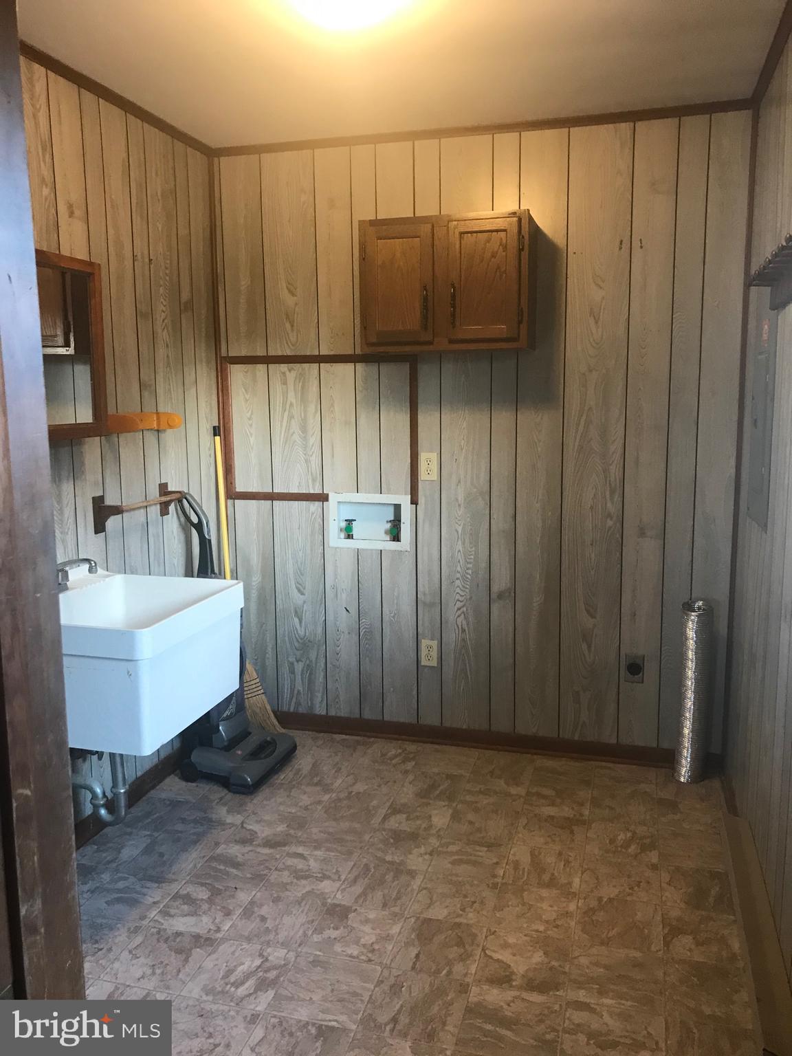 2363 Elliott Island Road Vienna, MD 21869 - Photo 22 of 37 Utility room