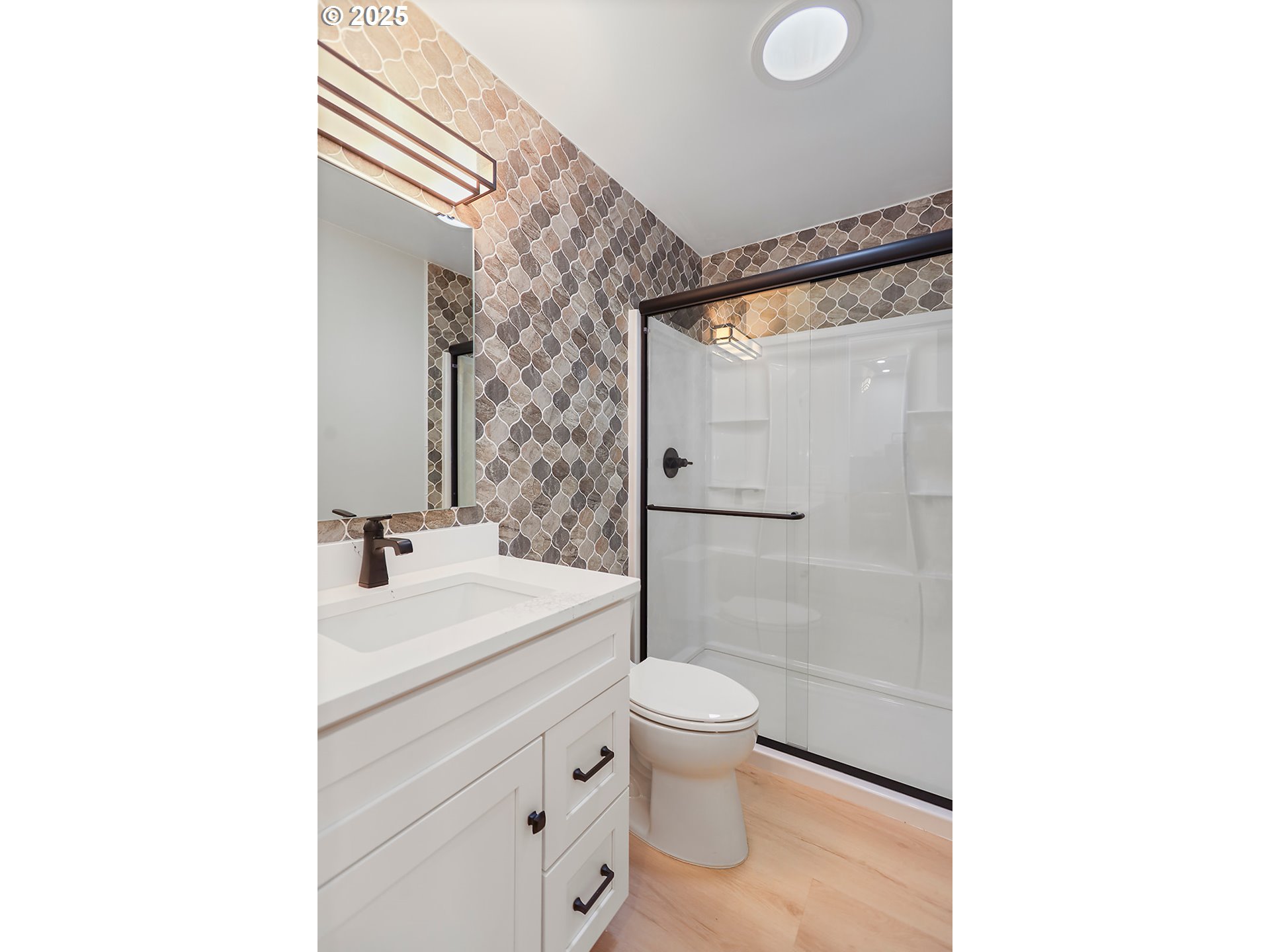 321 Lakeview Road White Salmon, WA 98672 - Photo 10 of 36 Bathroom