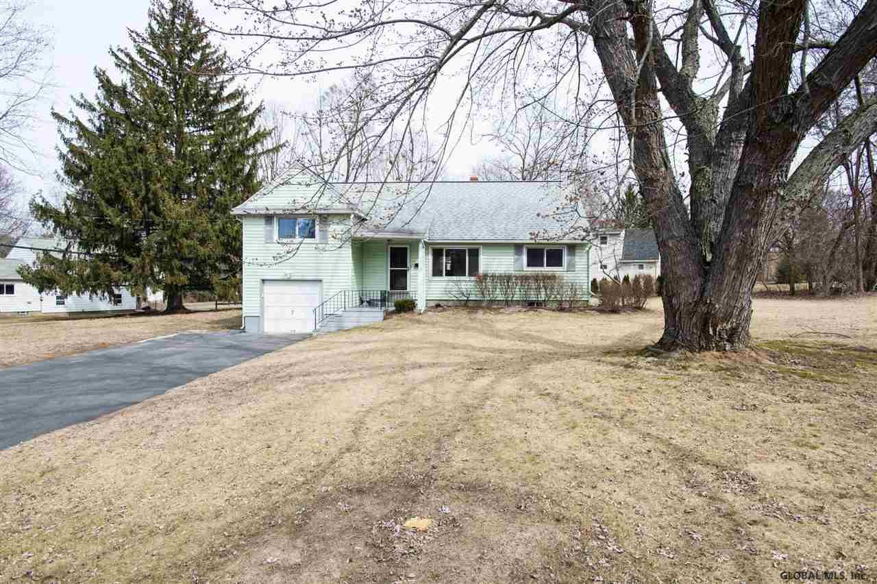 16 Robinhood Road Albany, NY 12203 - Photo 2 of 21 Photo 2