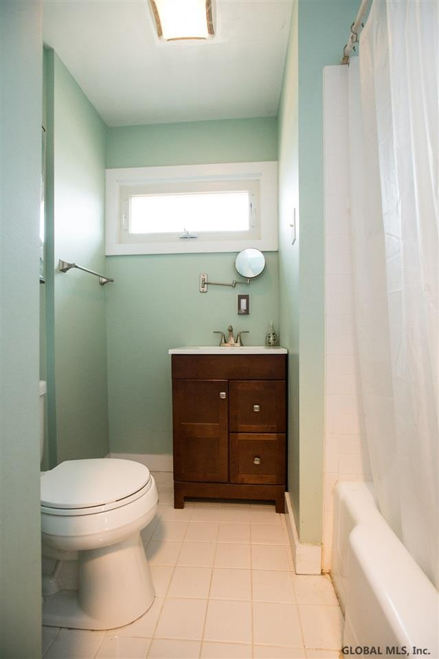 16 Robinhood Road Albany, NY 12203 - Photo 10 of 21 Photo 10