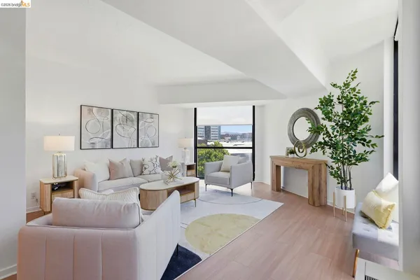 $689,000 | 6363 Christie Avenue, Unit 326, Emeryville, CA 94608