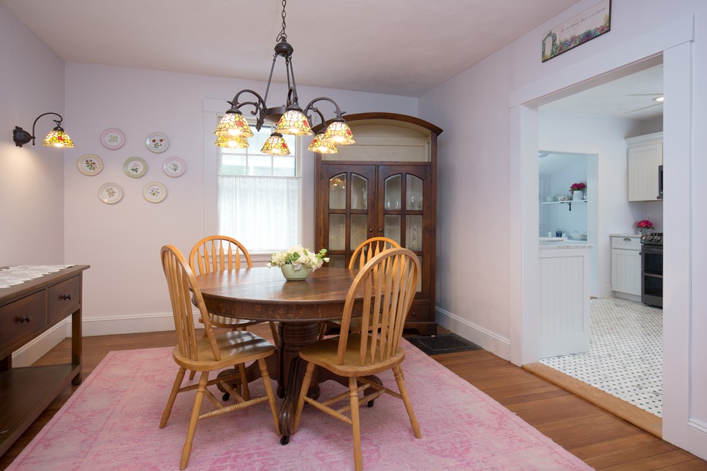 42 Riverdale Road Wellesley, MA 02481 - Photo 3 of 8