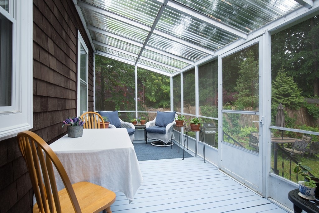 42 Riverdale Road Wellesley, MA 02481 - Photo 6 of 8