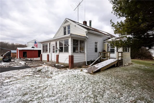 $799,900 | 7567 Beach Road, Montezuma, NY 13021