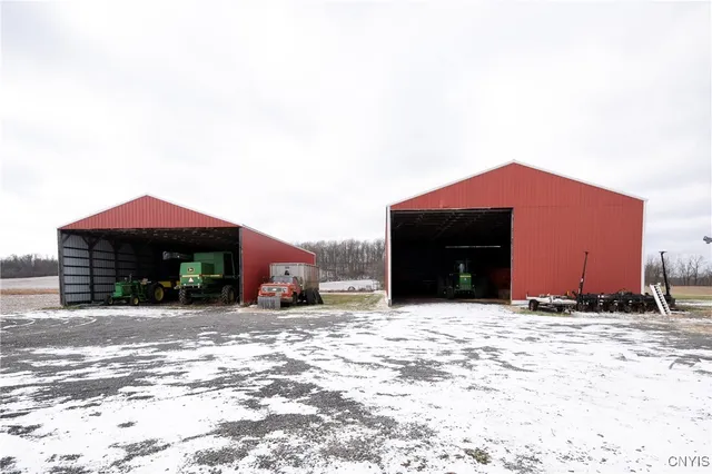 $799,900 | 7567 Beach Road, Montezuma, NY 13021