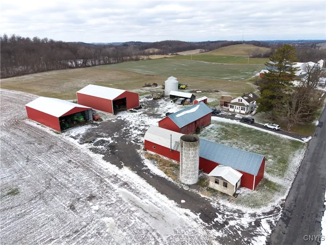 $799,900 | 7567 Beach Road, Montezuma, NY 13021