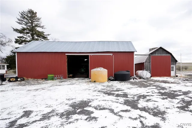 $799,900 | 7567 Beach Road, Montezuma, NY 13021