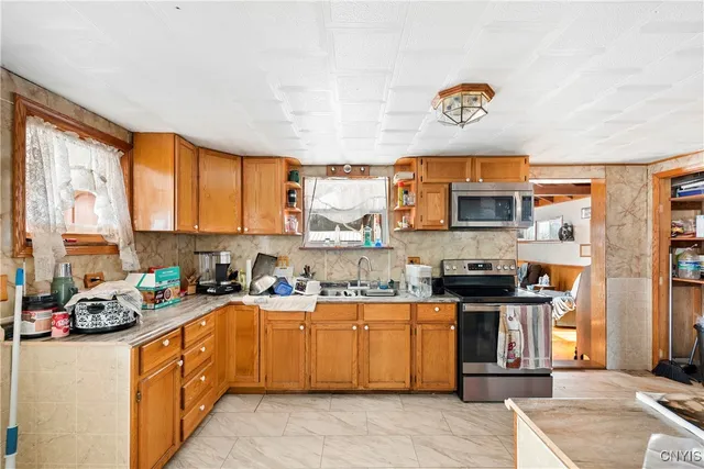 $799,900 | 7567 Beach Road, Montezuma, NY 13021