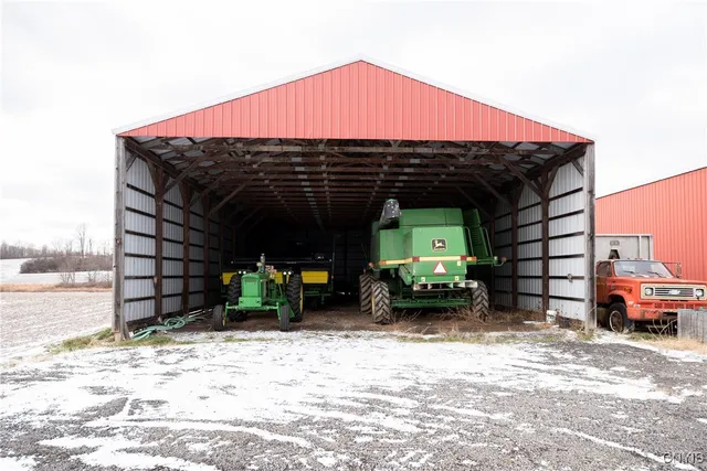 $799,900 | 7567 Beach Road, Montezuma, NY 13021