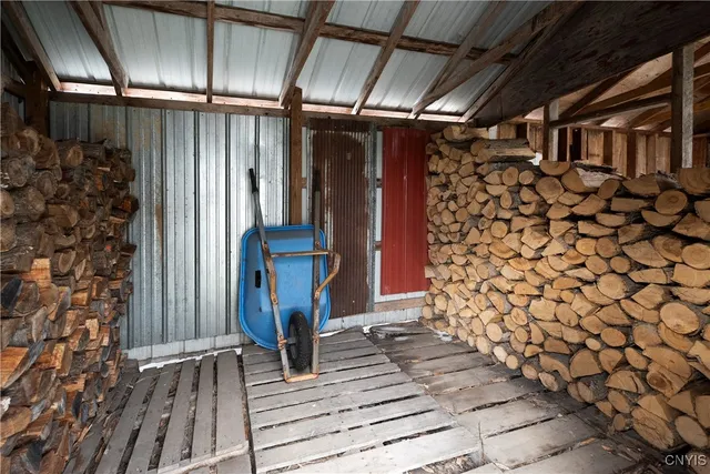 $799,900 | 7567 Beach Road, Montezuma, NY 13021