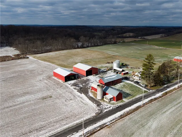 $799,900 | 7567 Beach Road, Montezuma, NY 13021