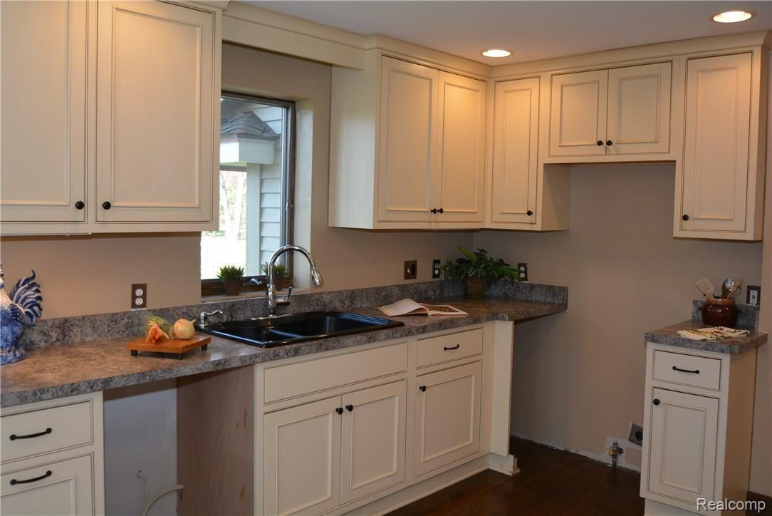 2341 Sullivan Road Oxford, MI 48371 - Photo 22 of 71 2341 Sullivan (57).JPG