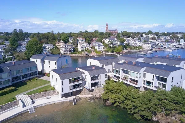 $1,175,000 | 15 Skinners Path, Unit 15, Marblehead, MA 01945