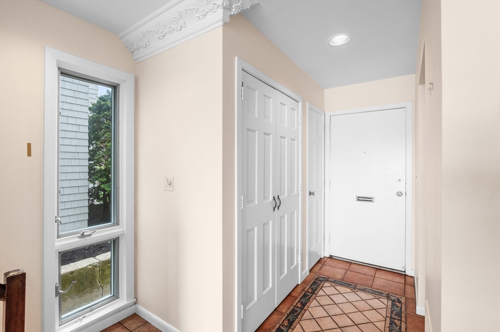 15 Skinners Path Marblehead, MA 01945 - Photo 5 of 34